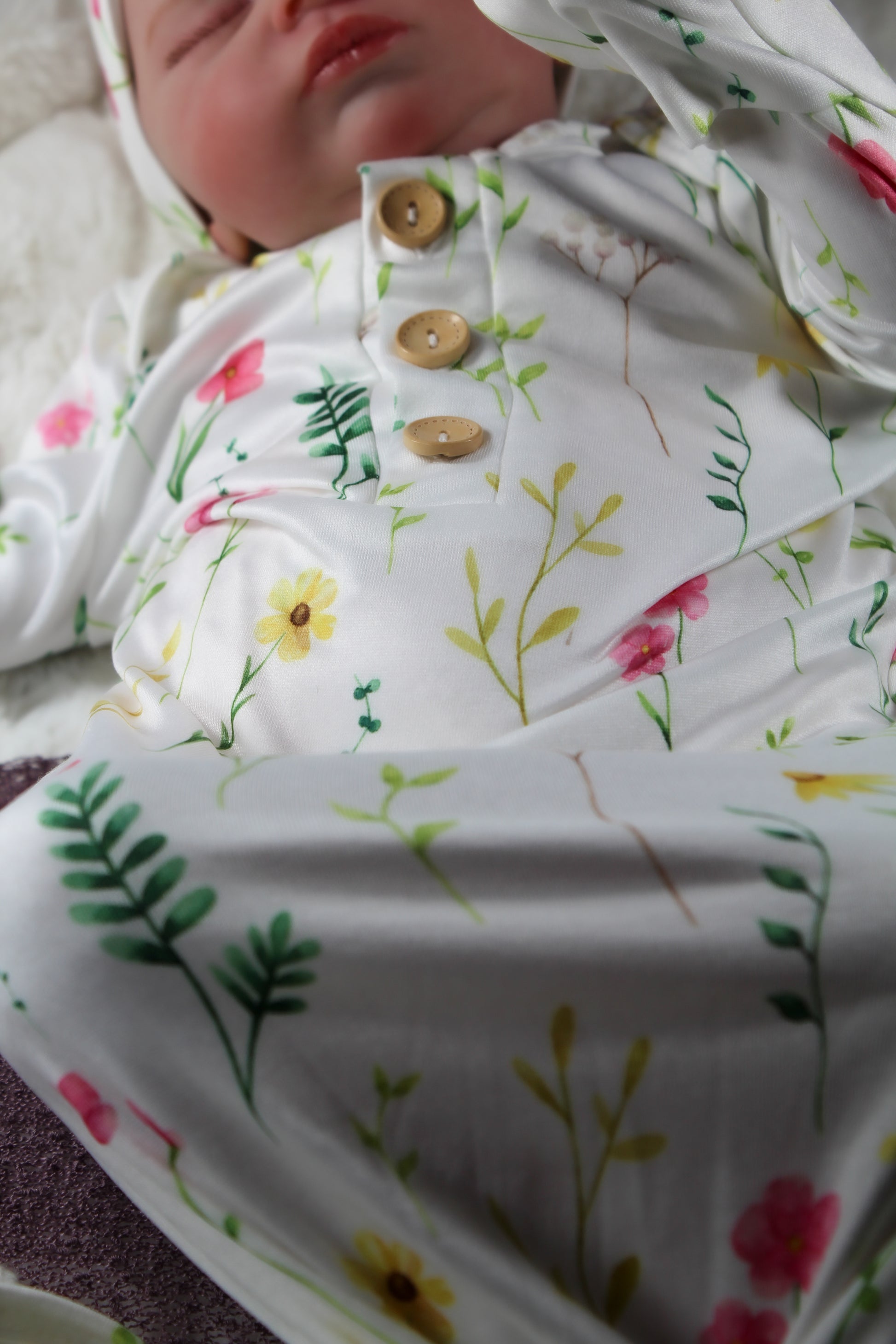 Wild flowers knotted gown and bow set 0-3mo Baby in Styles