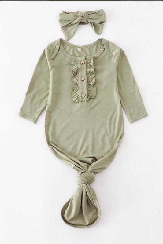 Sage knotted gown set 0-6mo Baby in Styles
