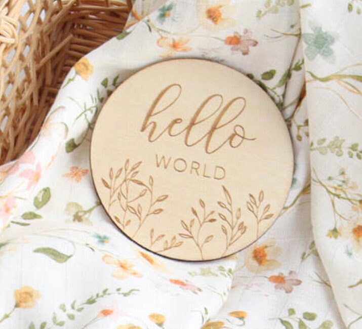 4 piece set 100% Organic Muslin Blanket Floral garden Muslin Swaddle Set with Matching Hat, bow and Wooden welcome world sign Baby in Styles