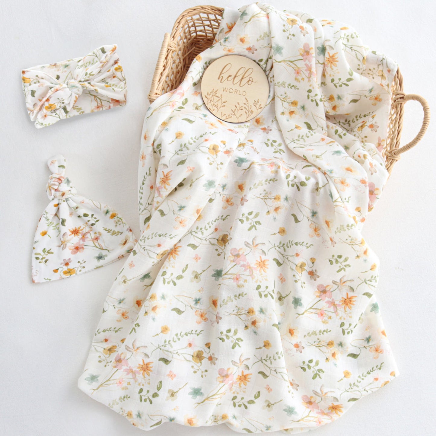 4 piece set 100% Organic Muslin Blanket Floral garden Muslin Swaddle Set with Matching Hat, bow and Wooden welcome world sign Baby in Styles