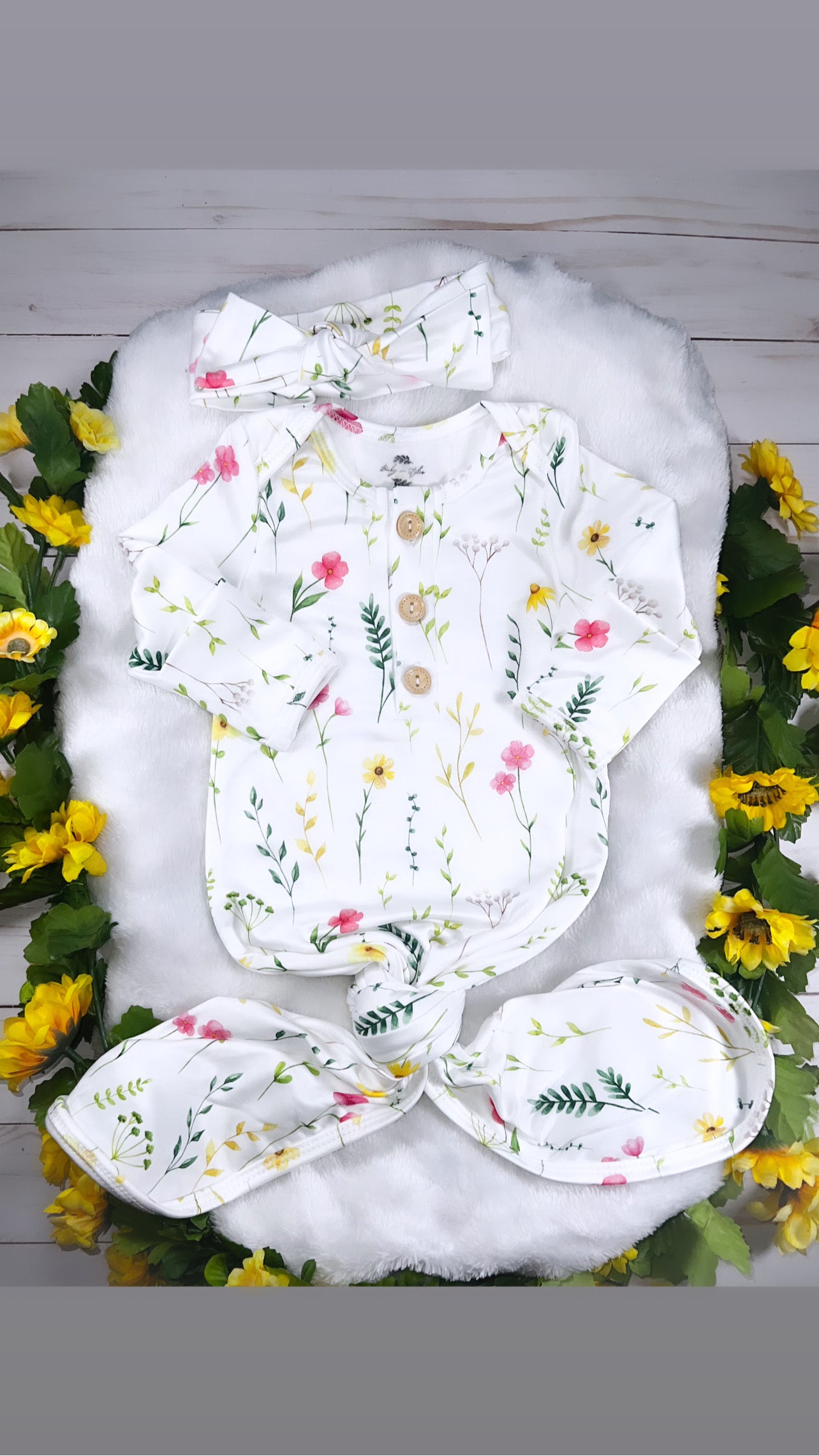 Wild flowers knotted gown and bow set 0-3mo Baby in Styles